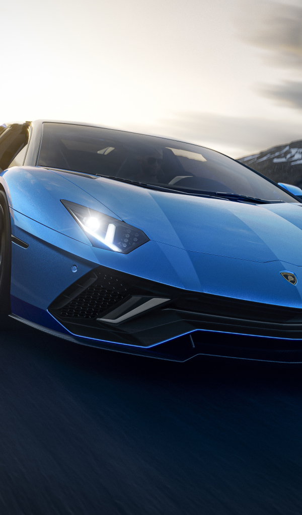 Голубой автомобиль Lamborghini Aventador LP 780-4 Ultimate Roadster 2021 года
