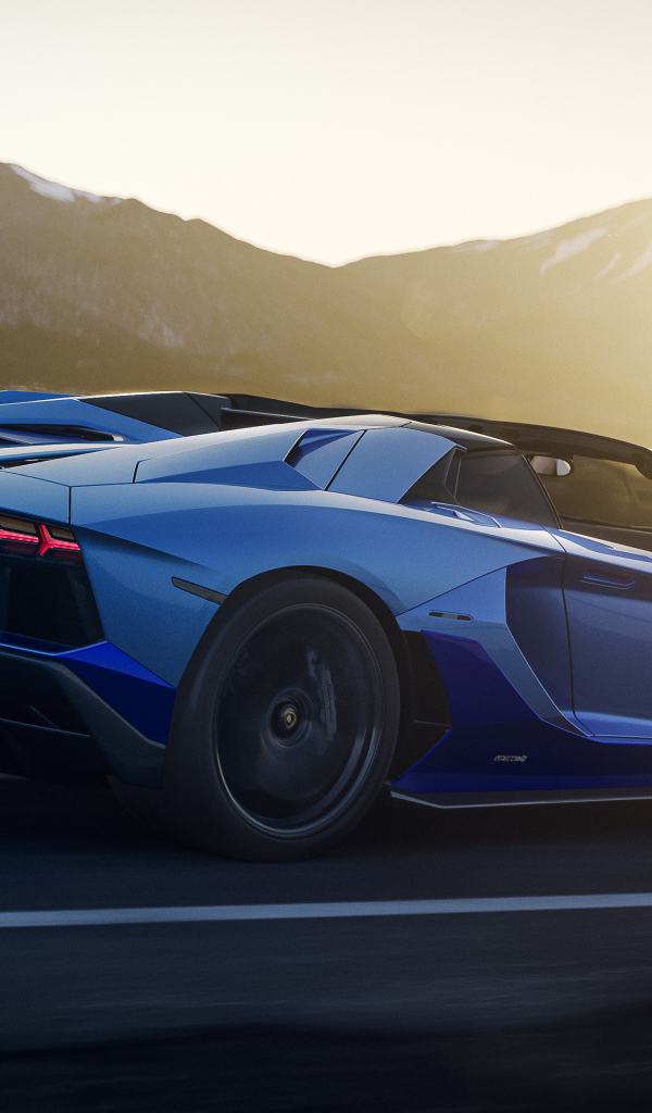 Синий спорткар Lamborghini Aventador LP 780-4 Ultimate 2021