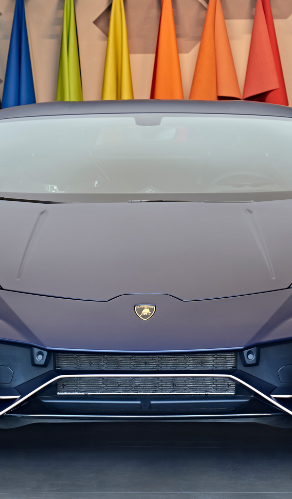 Вид спереди на автомобиль Lamborghini Huracán, 2021 года