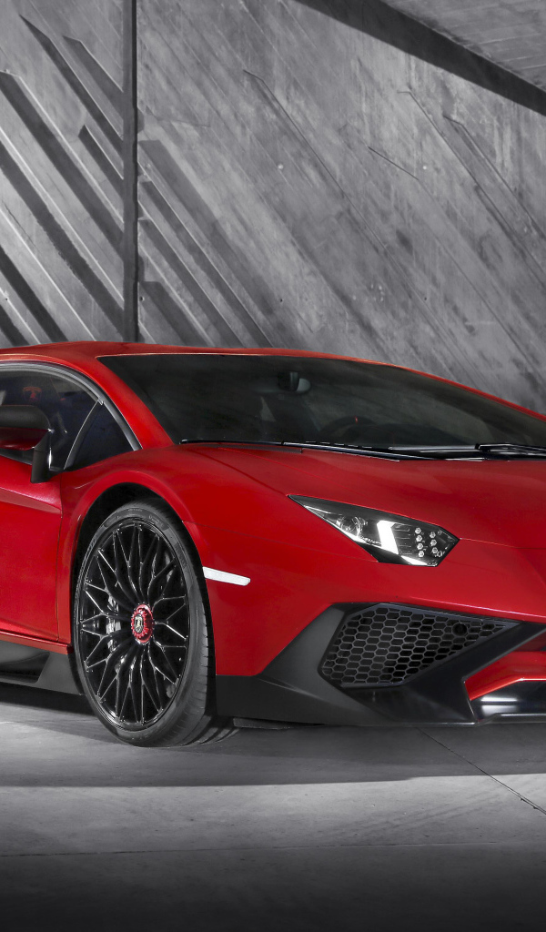 Спортивный автомобиль Lamborghini Aventador Superveloce