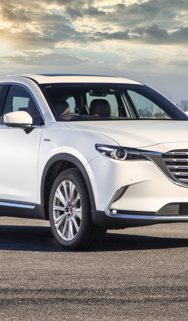 Белый внедорожник Mazda CX-9 100th Anniversary 2021 года