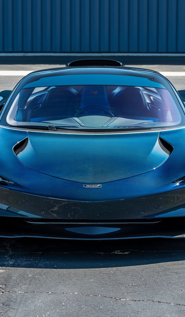 Синий спорткар McLaren Speedtail