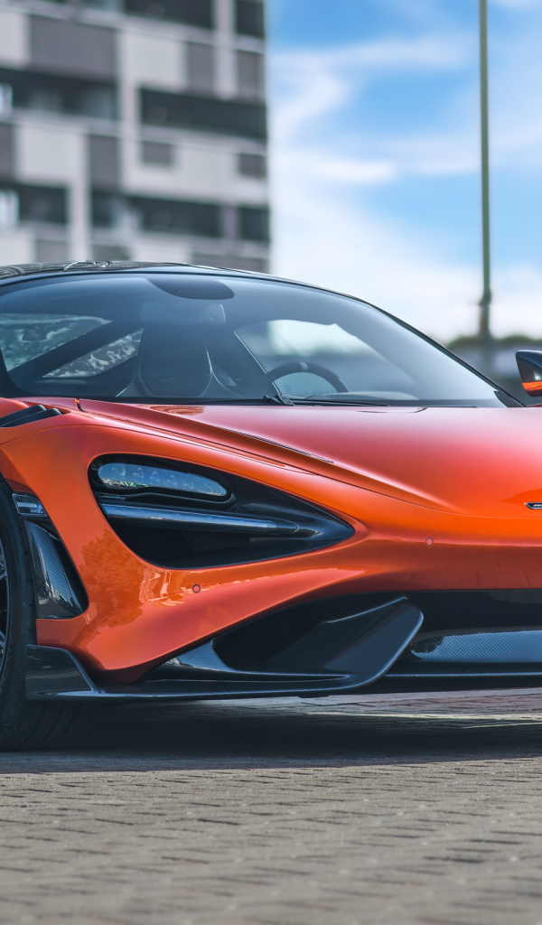 Быстрый McLaren 765LT 2021 года