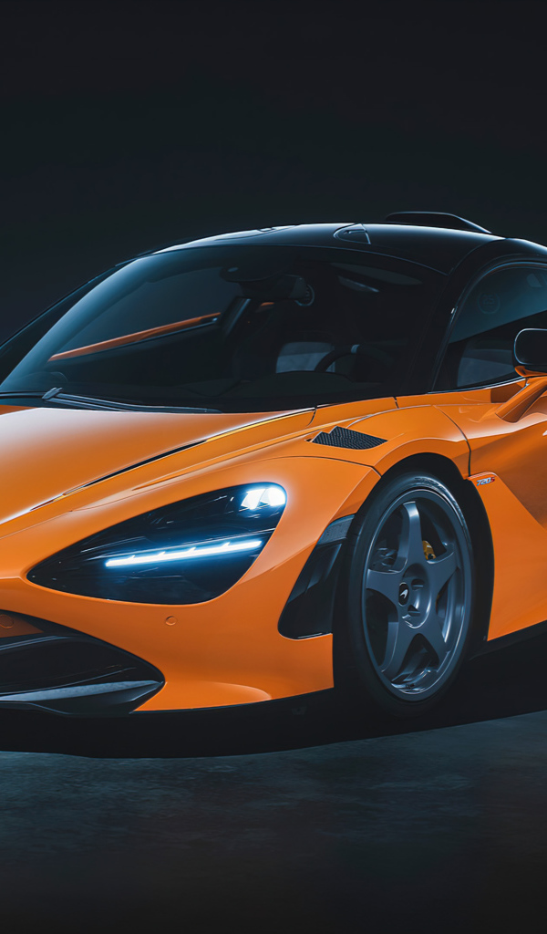 Быстрый автомобиль McLaren 720S Le Mans