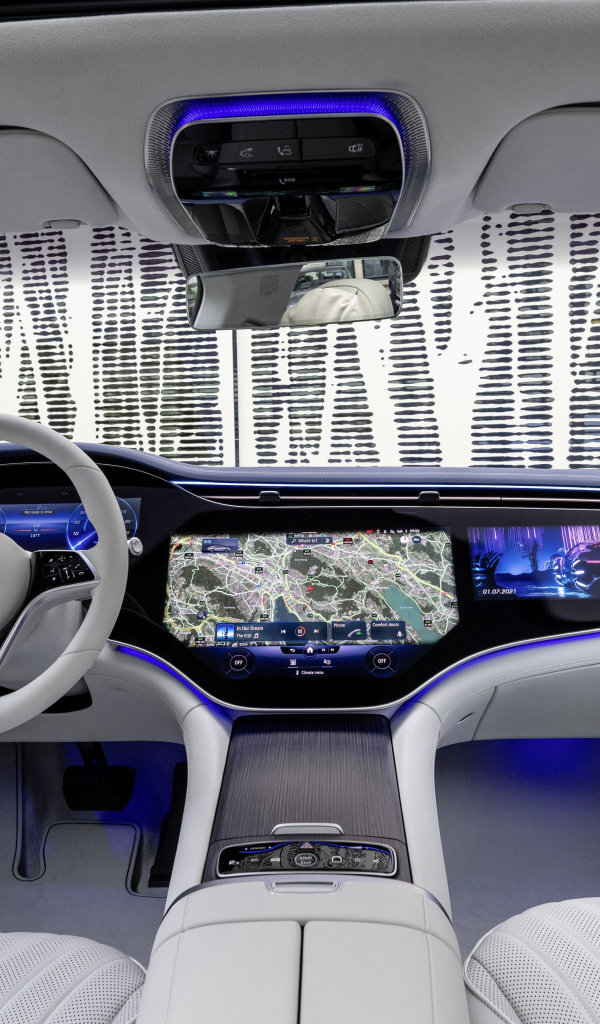 Серый кожаный салон автомобиля Mercedes-Benz EQS 450+ AMG Line 2021 года