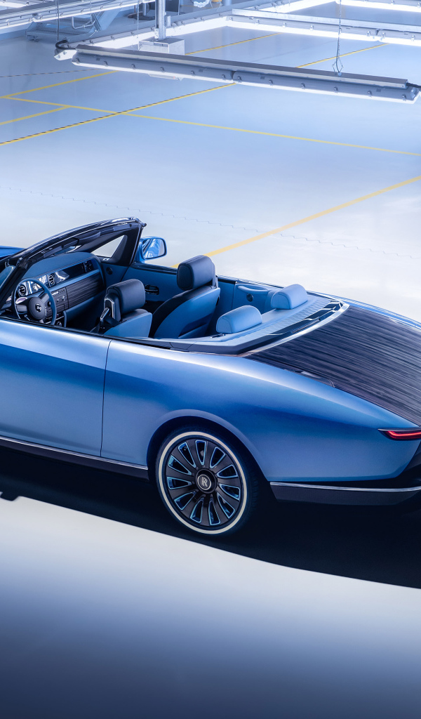 Кабриолет Rolls-Royce Boat Tail вид сзади