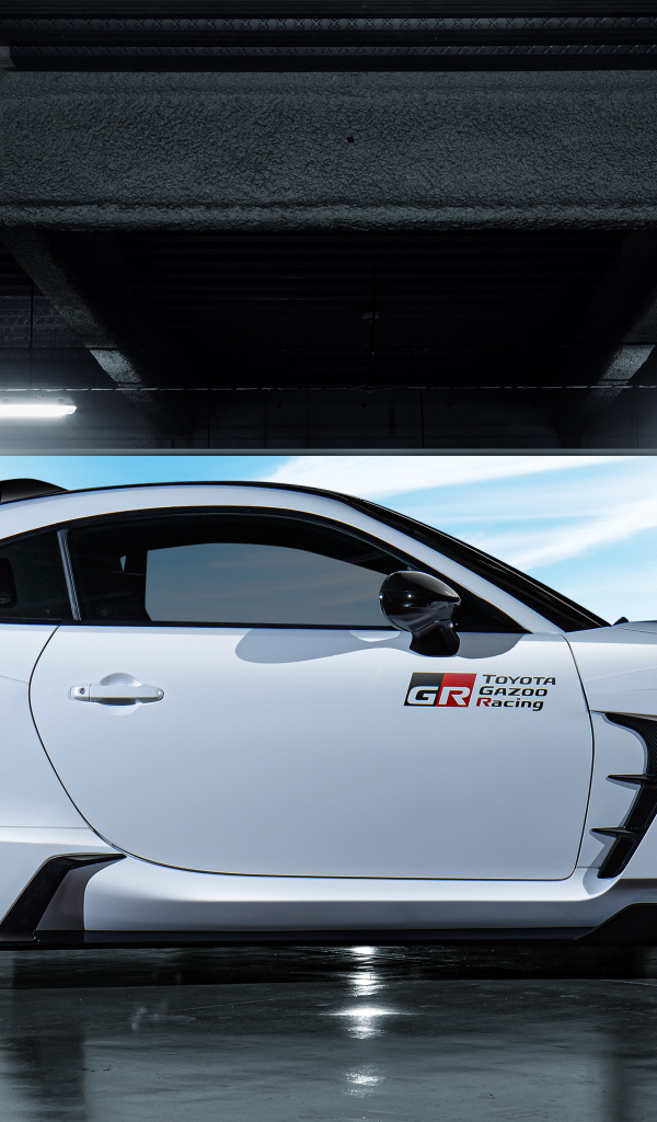 Белый автомобиль Toyota GR 86 GR Parts Concept 2021 года вид сбоку
