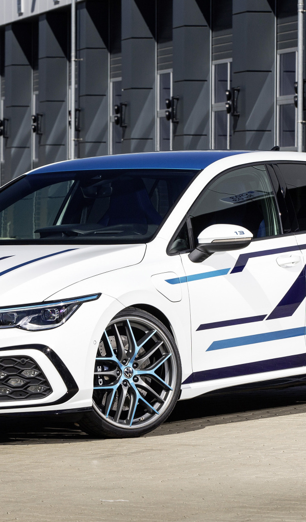 Автомобиль Volkswagen Golf GTE Skylight 2021 года