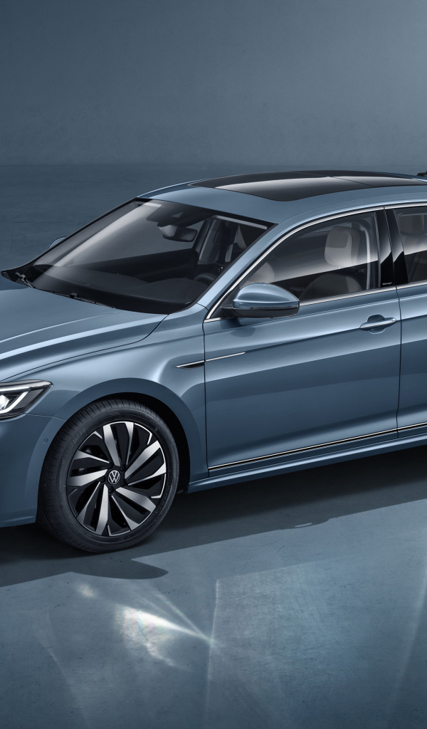 Автомобиль Volkswagen Passat 330 TSI With Star Grill 2021 года на сером фоне 
