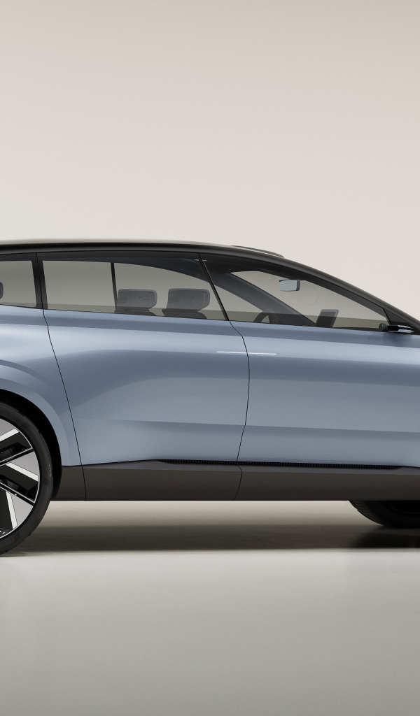 Серебристый Volvo Concept Recharge 2021 года вид сзади