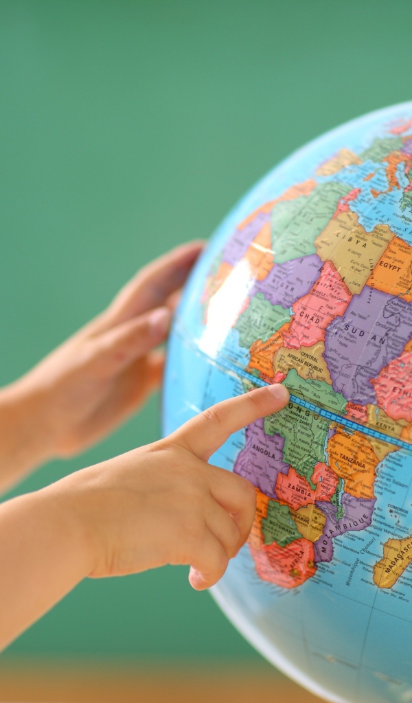 Большой глобус в школе