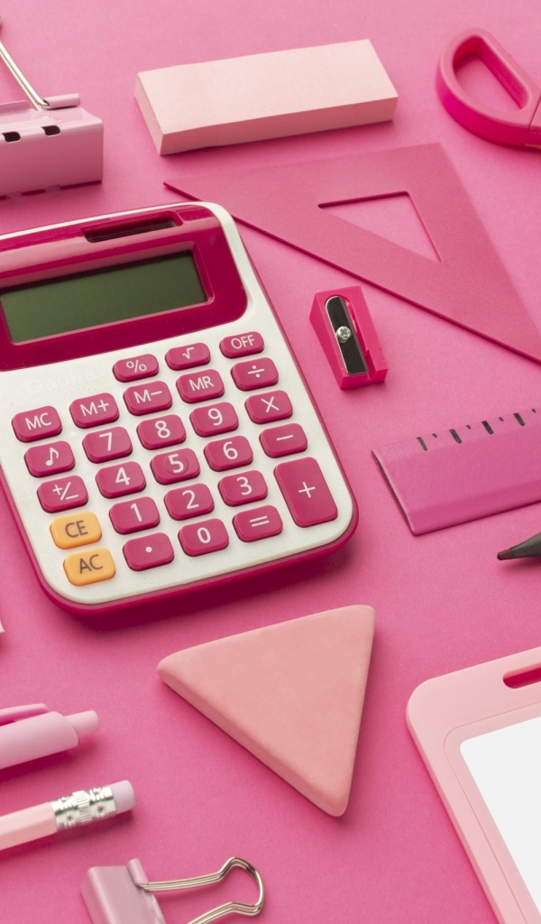 Розовые канцелярские предметы для девочки 