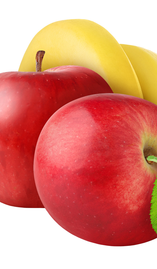 Два красных яблока с бананами на белом фоне