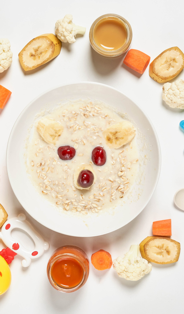 Овсяные хлопья с молоком и бананами 