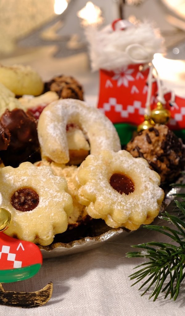 Песочное печенье и украшения к празднику 