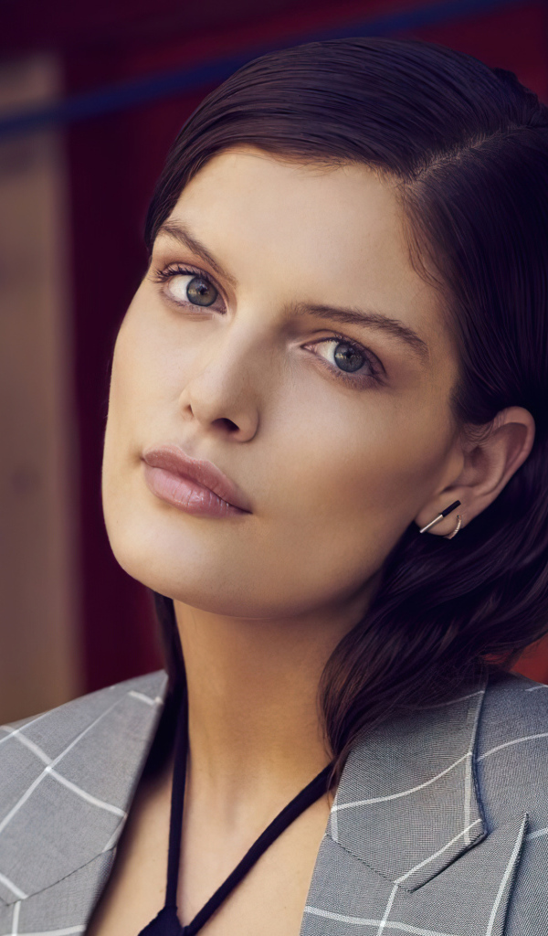 Красивая нежная девушка немецкая модель Ванесса Фукс