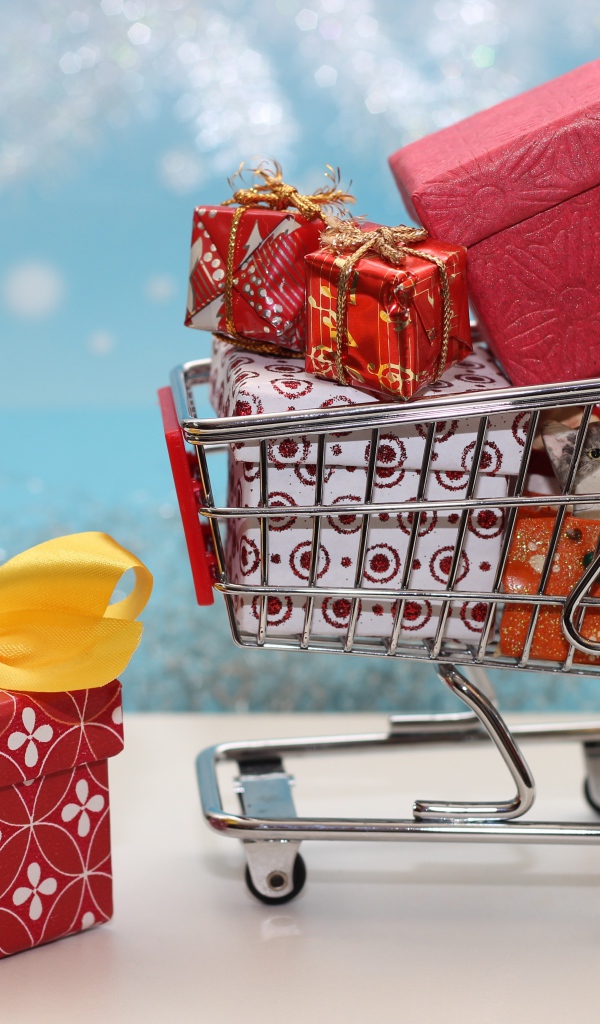 Железная маленькая тележка с подарками 