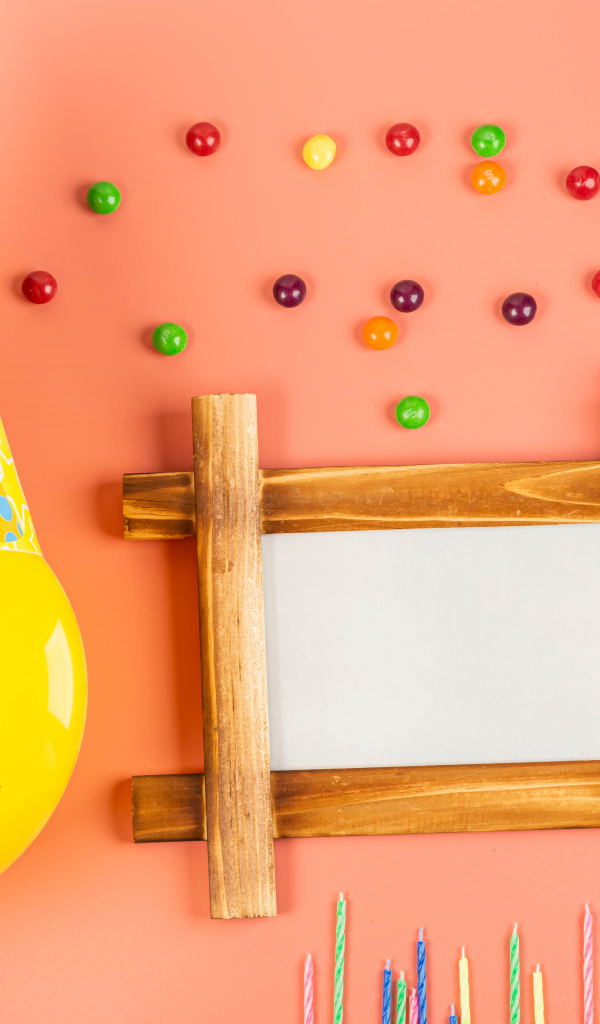 Рамка, конфеты и воздушный шар,шаблон открытки на день рождения 