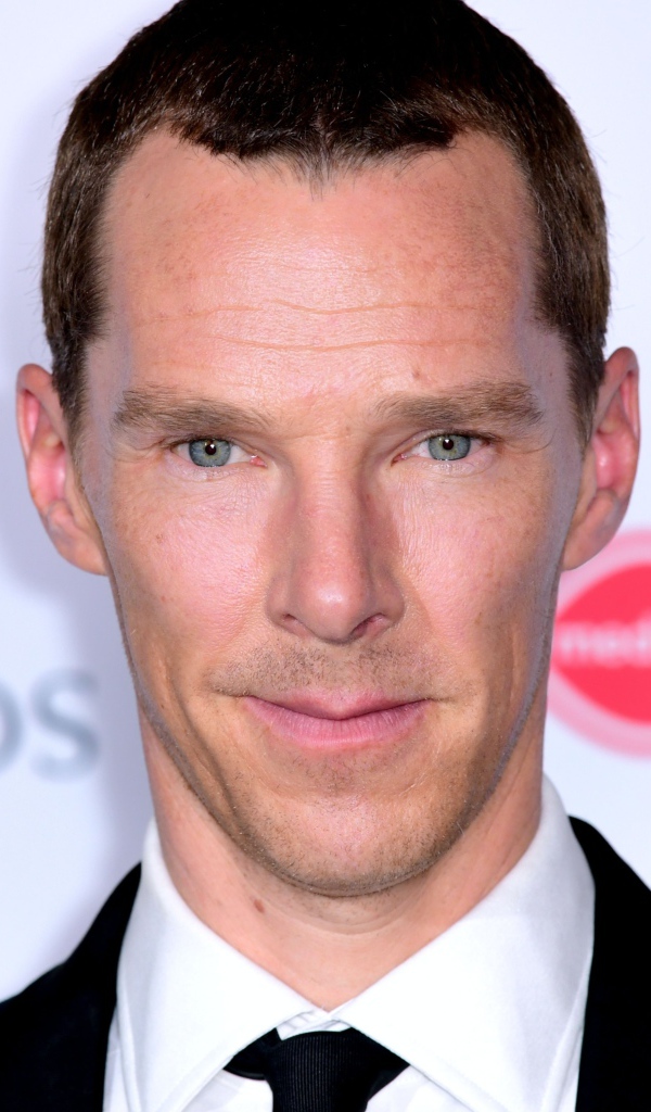 Актер Бенедикт Камбербэтч крупным планом