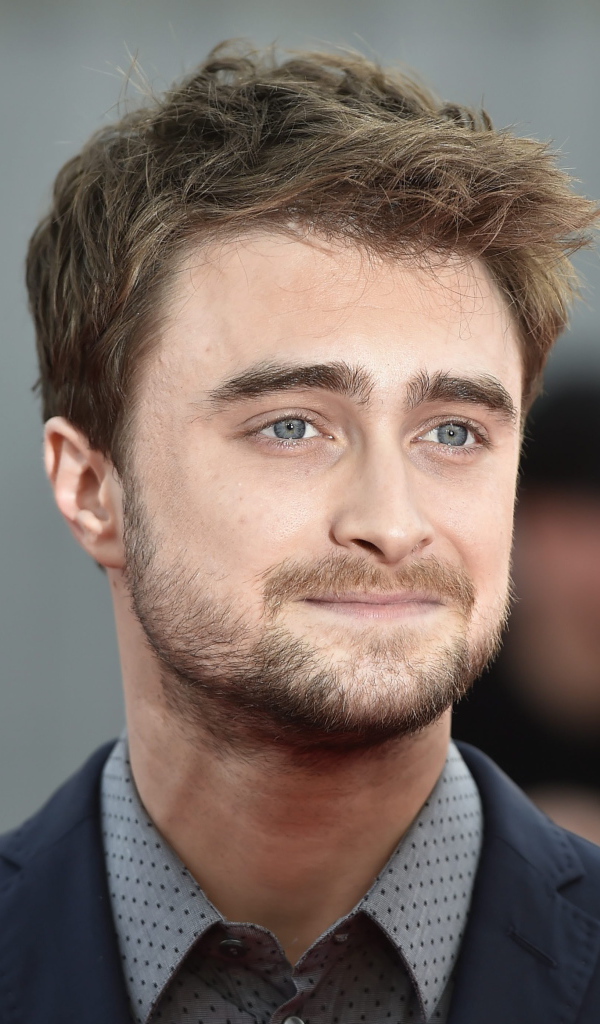 Красивый голубоглазый мужчина, актер Дэниел Рэдклифф