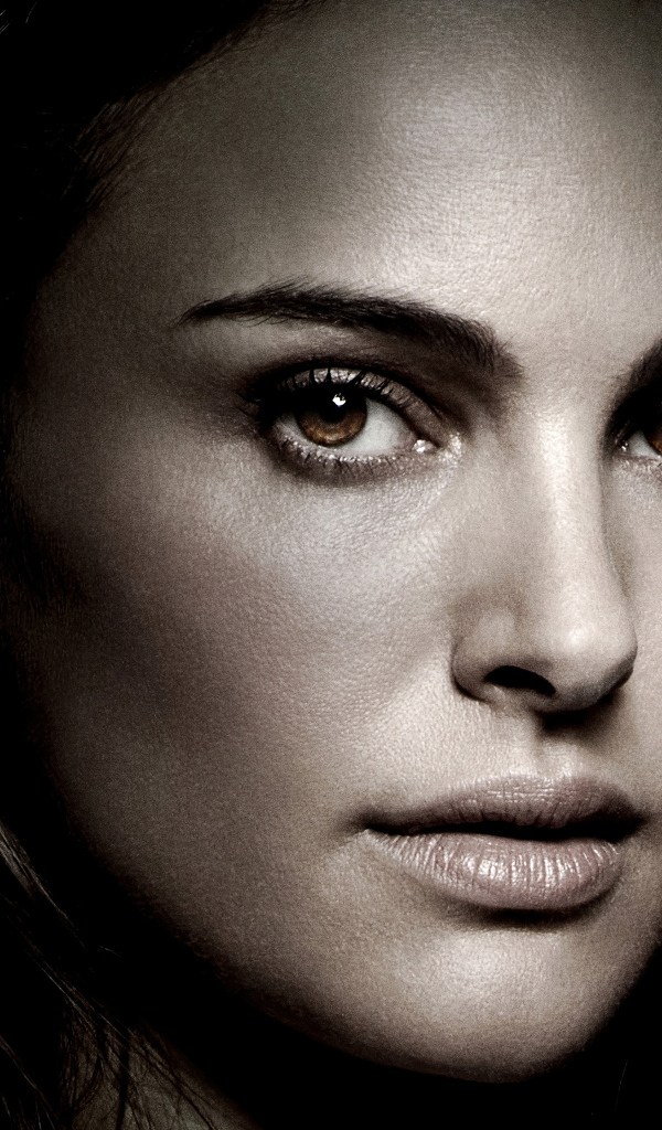 Актриса Натали Портман в фильме Тор