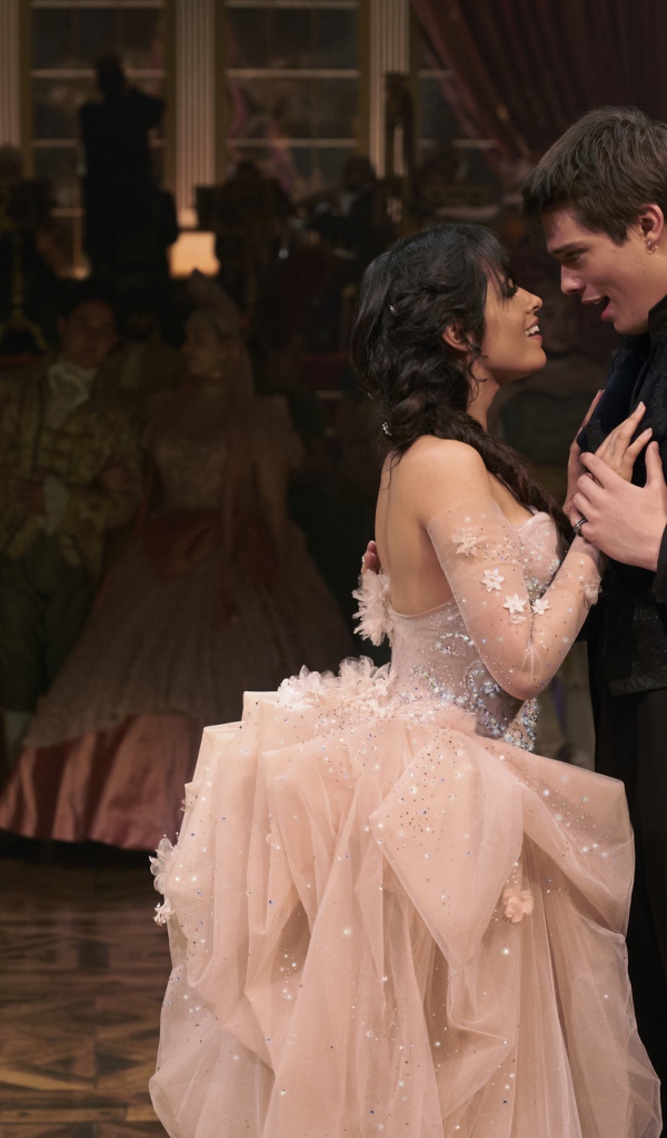 Главные герои нового фильма Золушка, 2021