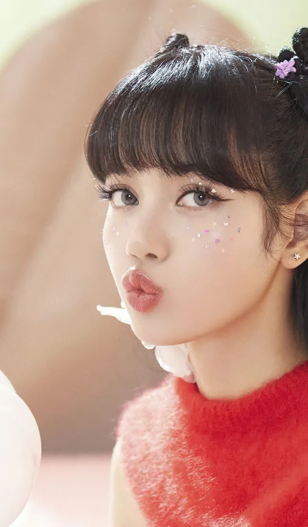 Тайская певица Лалиса Манобан