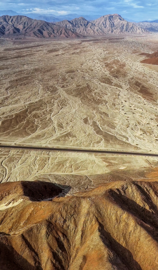 Вид на дорогу через пустыню 