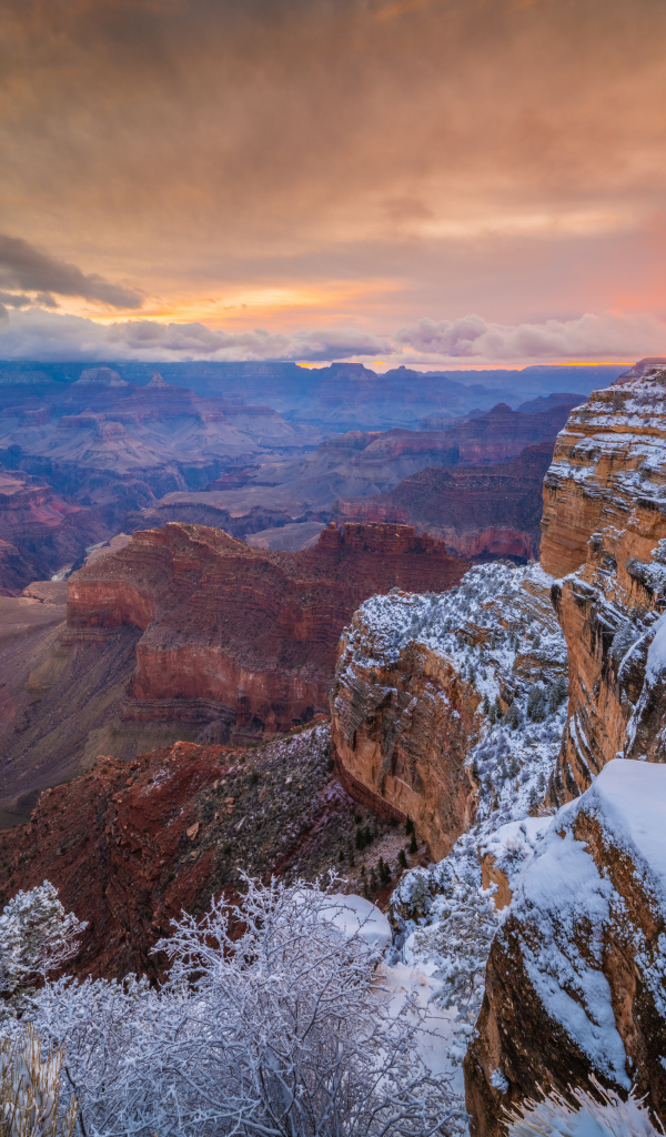 Красивый вид на Гранд каньон на закате солнца 