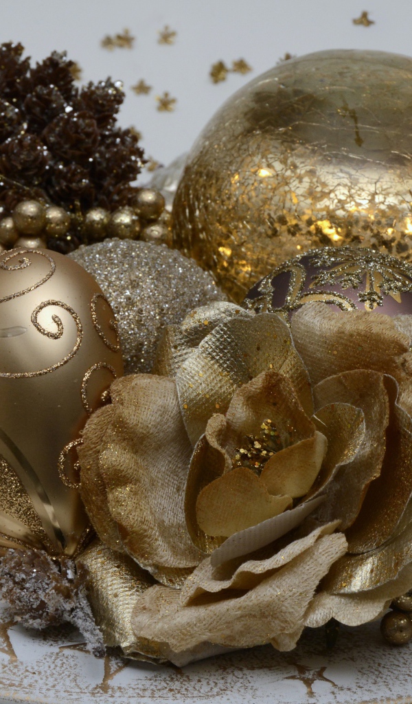 Красивые новогодние игрушки крупным планом