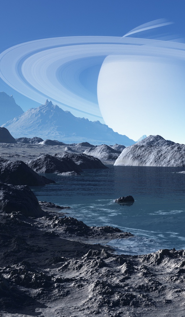 Большая планета Сатурн над водой с горами