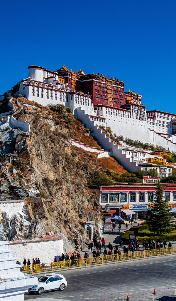 Красивый старинный дворец Потала,  Китай