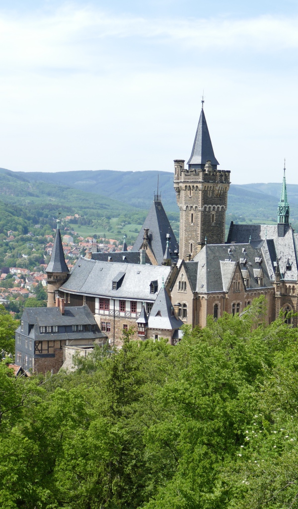 Вид на красивый старинный замок, Германия