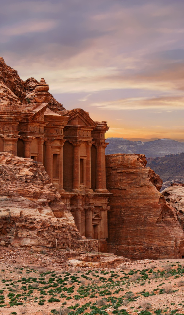 Старинный храм Ад-Дэйр, Петра. Иордания