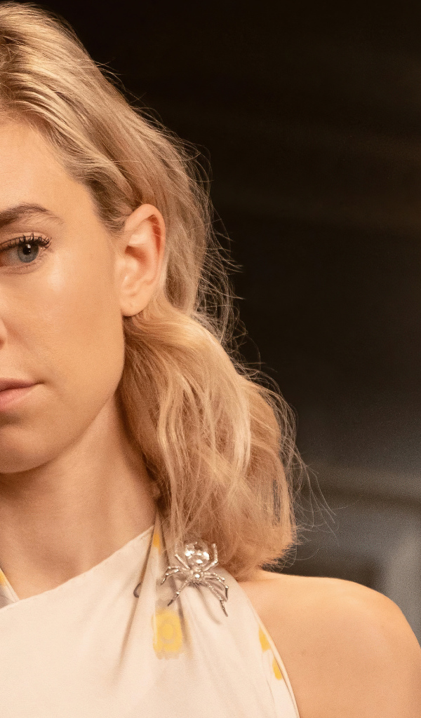 Красивая блондинка Ванесса Кирби