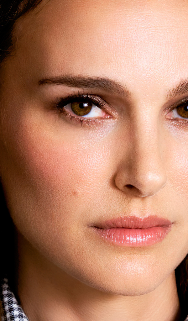 Brown-eyed girl actress Natalie Portman close up