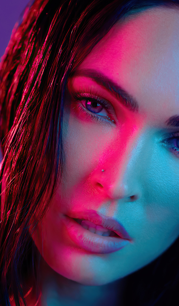 Лицо актрисы Меган Фокс крупным планом