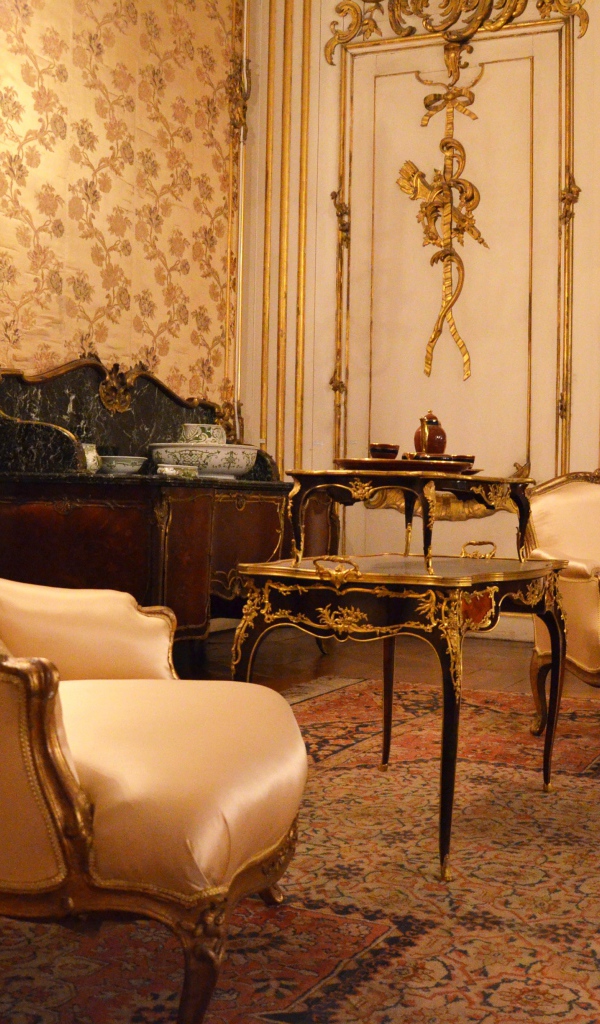 Дорогой интерьер в старой квартире