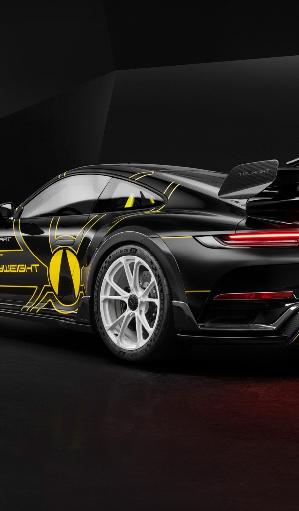 Быстрый автомобиль TechArt GTstreet R Flyweight 2023 года