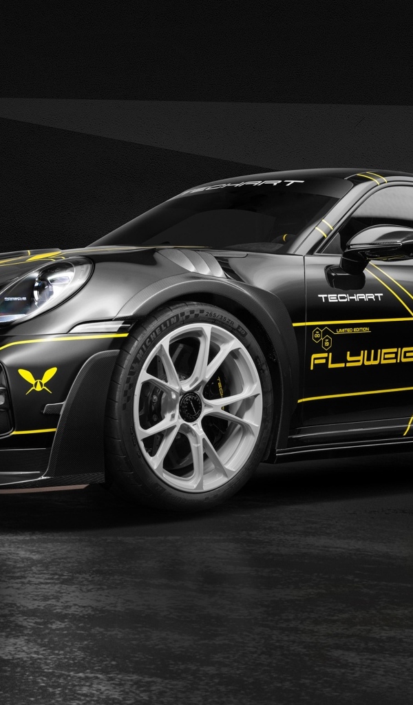 Вид спереди на автомобиль TechArt GTstreet R Flyweight 2023