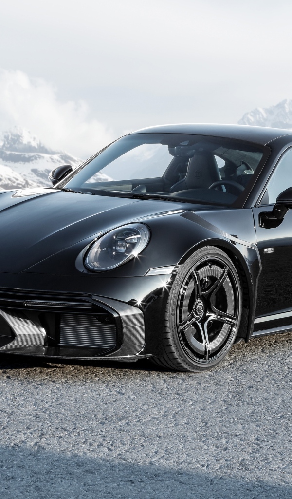 Автомобиль  Brabus 900 Rocket R в горах