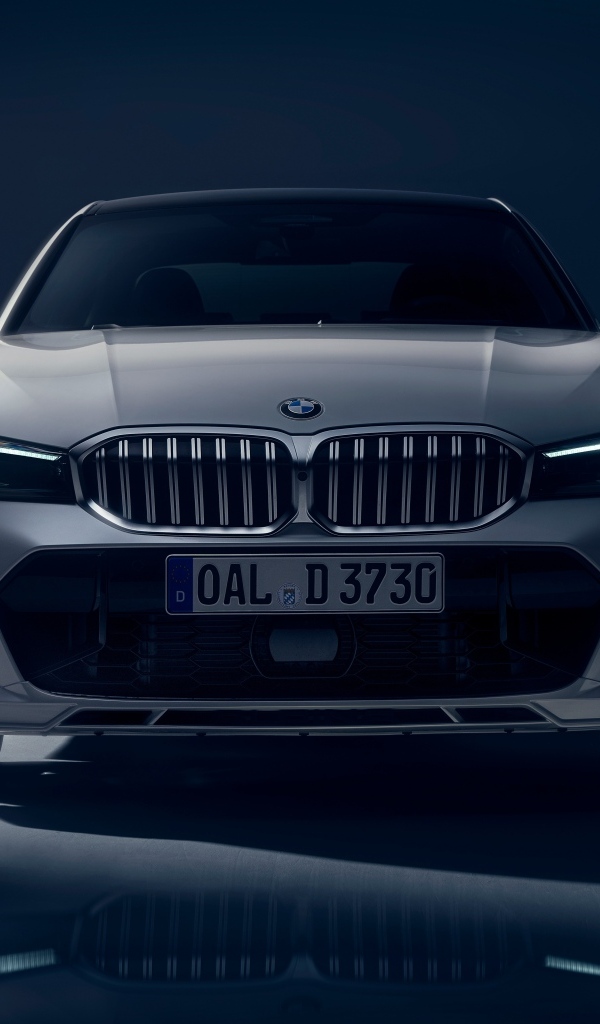 Автомобиль Alpina D3 S Limousine вид спереди