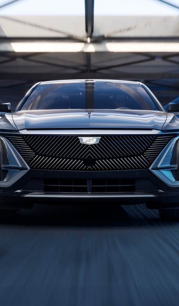 Автомобиль Cadillac Lyriq Tech 2023 вид спереди