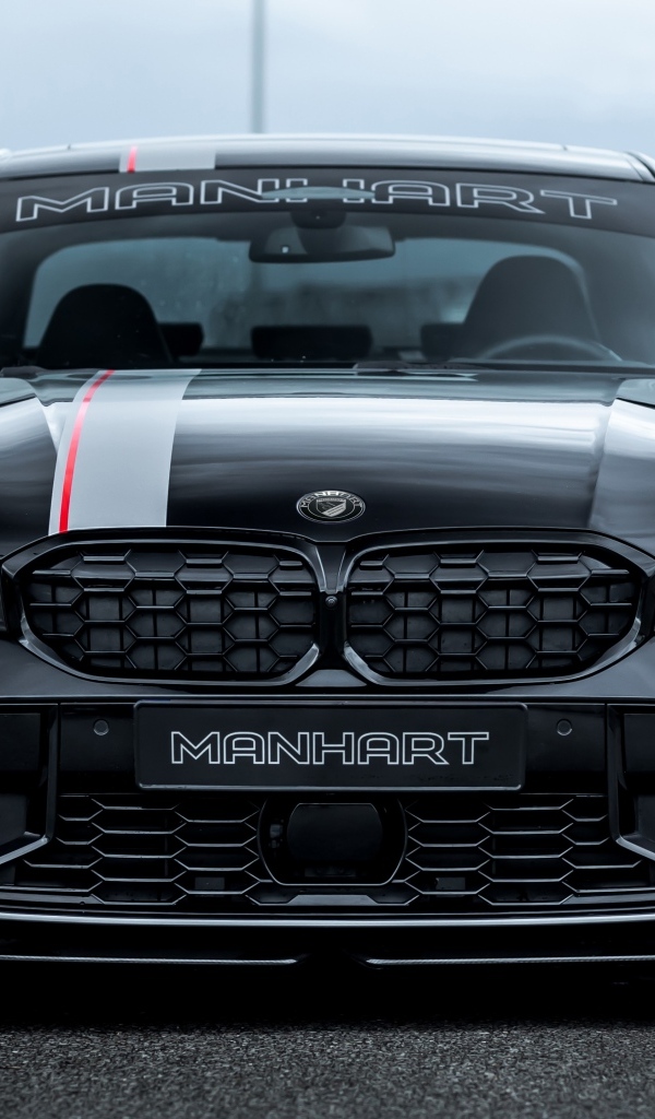 Вид спереди на автомобиль Manhart MH3 400d 2023 года