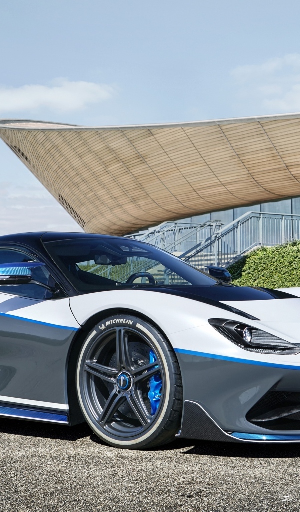 Спортивный автомобиль Pininfarina Battista Anniversario