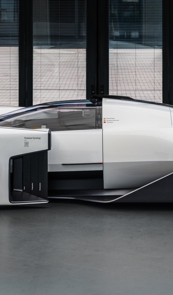 Автомобиль Polestar Synergy вид сзади