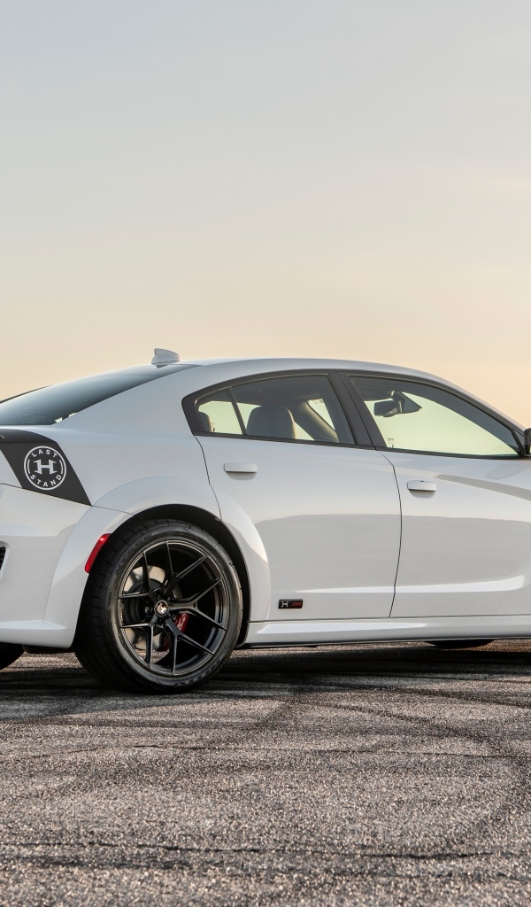 Вид сбоку на автомобиль Hennessey Charger H1000 Last Stand