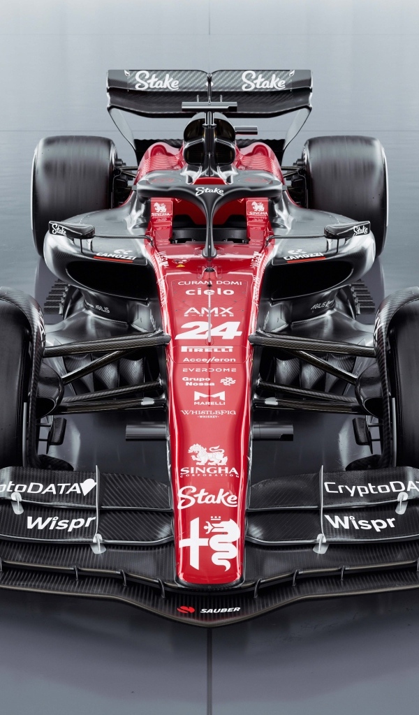 Гоночный автомобиль Alfa Romeo C43 F1 2023 вид спереди