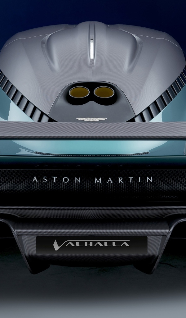Спорткар Aston Martin Valhalla 2023 года вид сзади