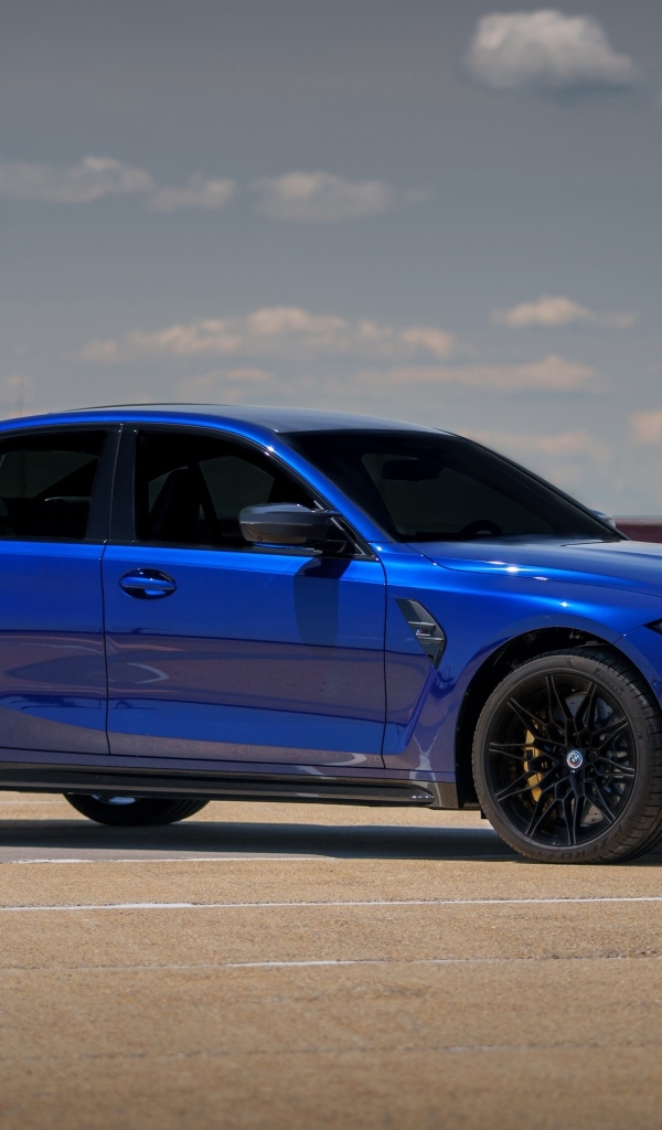 Синий автомобиль  BMW M3, 2023 года
